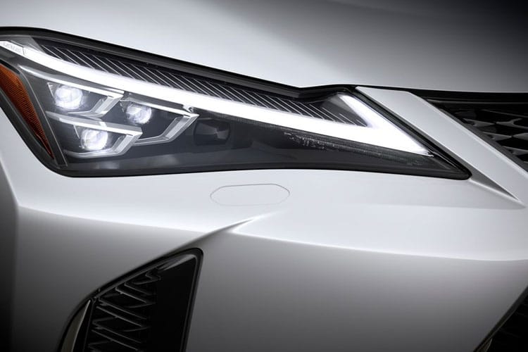 3942481 300h E4 2.0 Premium Plus 5dr CVT