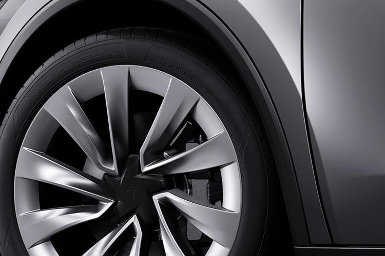 4037650 Premium Long Range AWD 5dr Auto