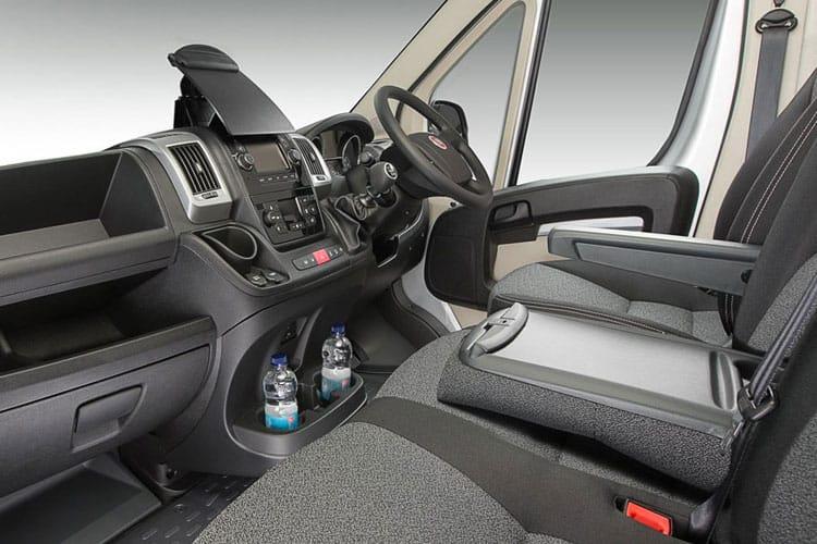 3942829 2.2 Multijet 140 Crew Cab Chassis