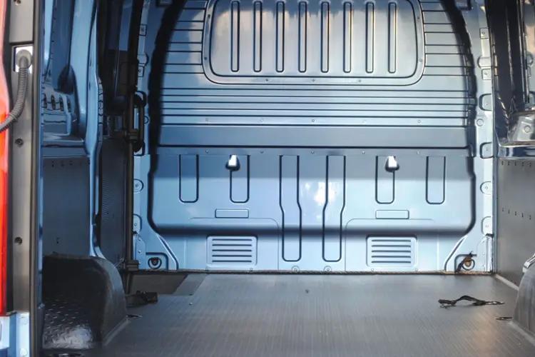 3972091 150kW High Roof Van 77kWh N2 Auto