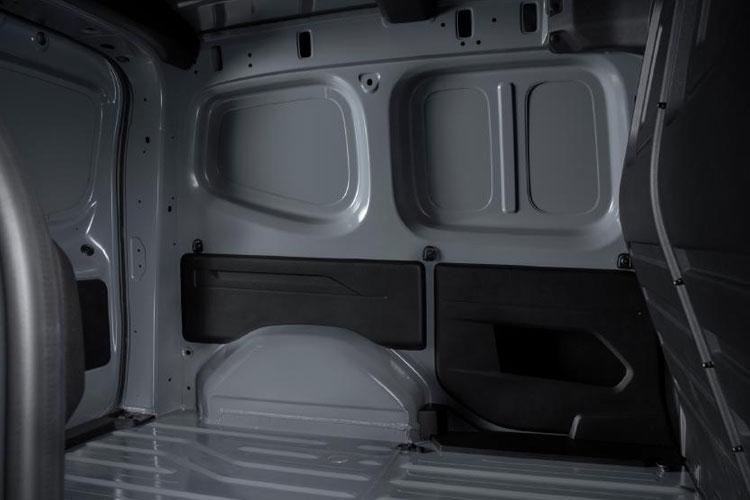 3169930 90kW Acenta Van Auto 45kWh